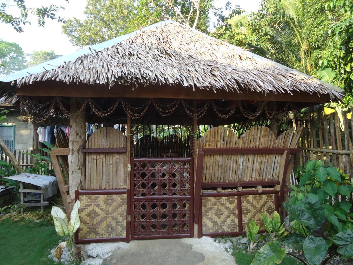 Lhoyjean Garden Hostel Batuan ภายนอก รูปภาพ