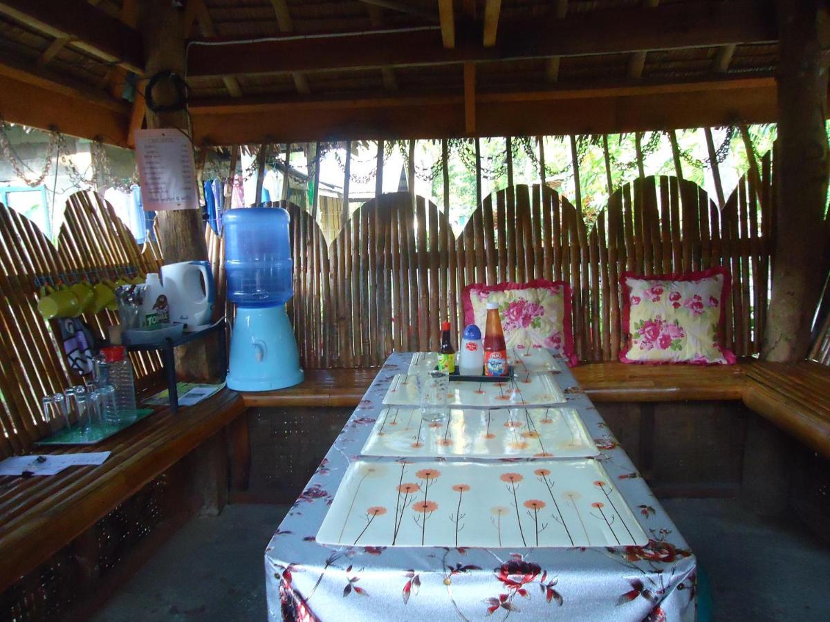 Lhoyjean Garden Hostel Batuan ภายนอก รูปภาพ