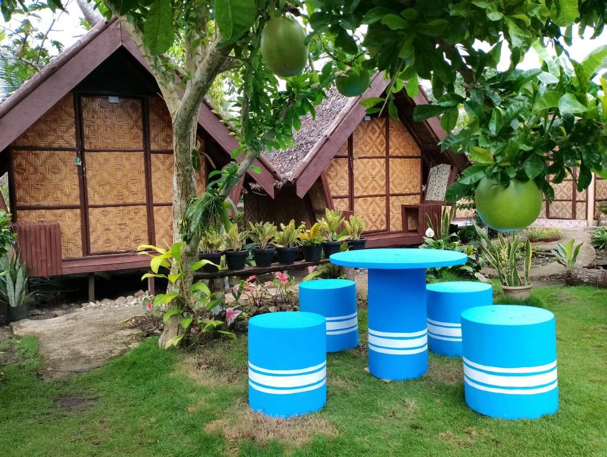 Lhoyjean Garden Hostel Batuan ภายนอก รูปภาพ
