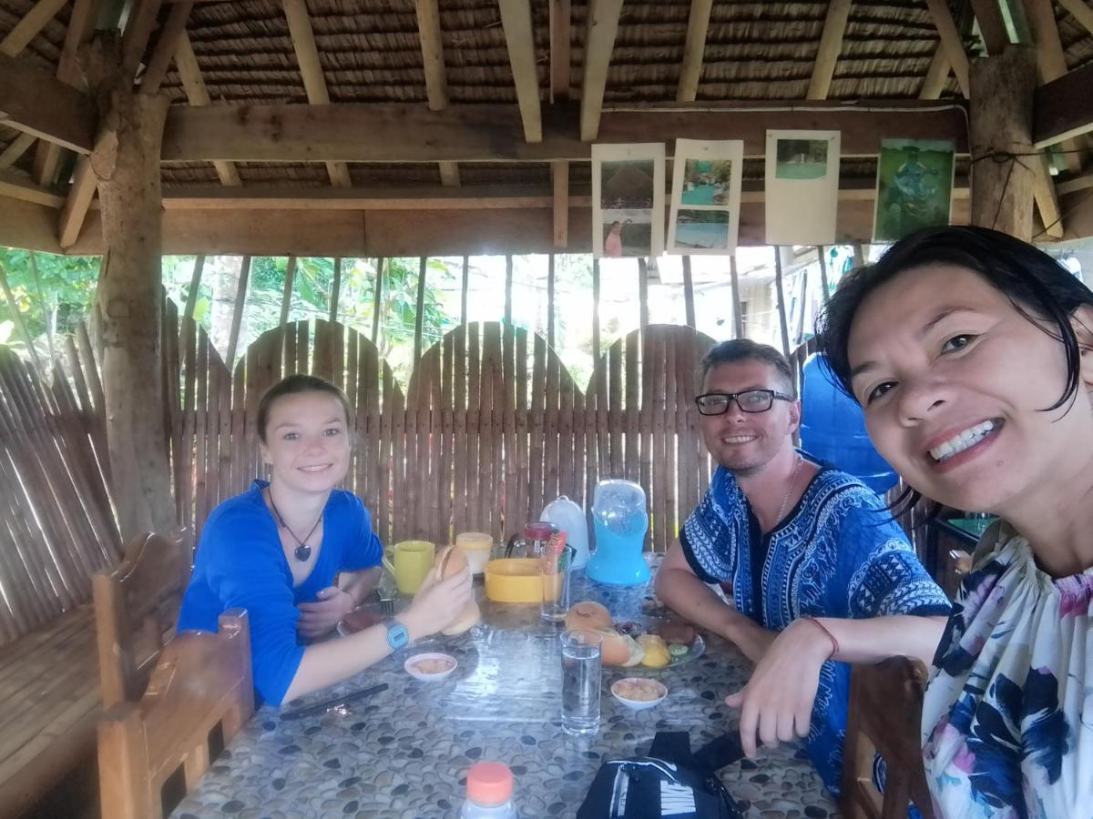 Lhoyjean Garden Hostel Batuan ภายนอก รูปภาพ