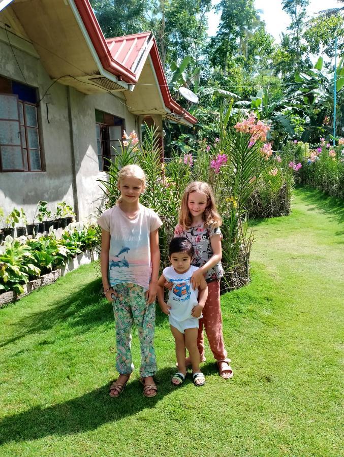 Lhoyjean Garden Hostel Batuan ภายนอก รูปภาพ
