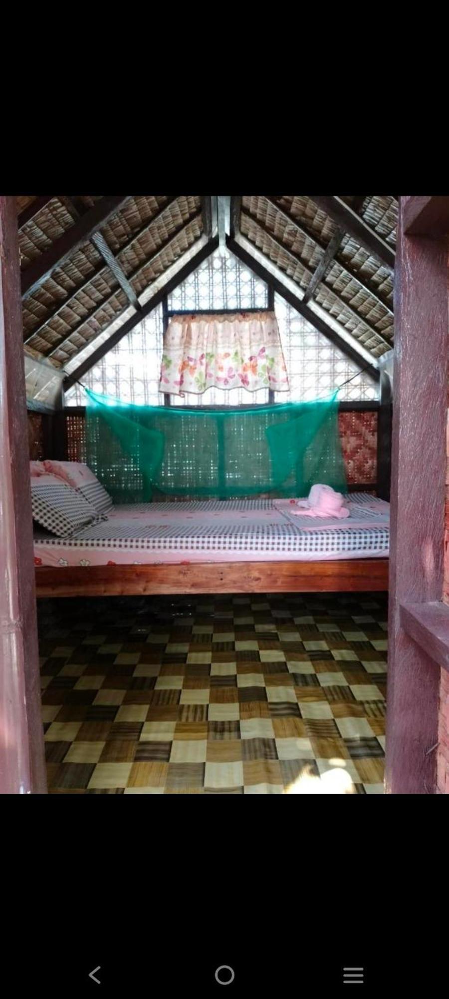 Lhoyjean Garden Hostel Batuan ภายนอก รูปภาพ