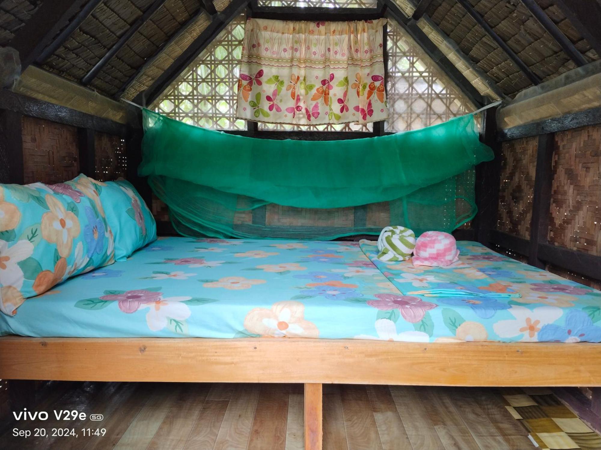 Lhoyjean Garden Hostel Batuan ภายนอก รูปภาพ