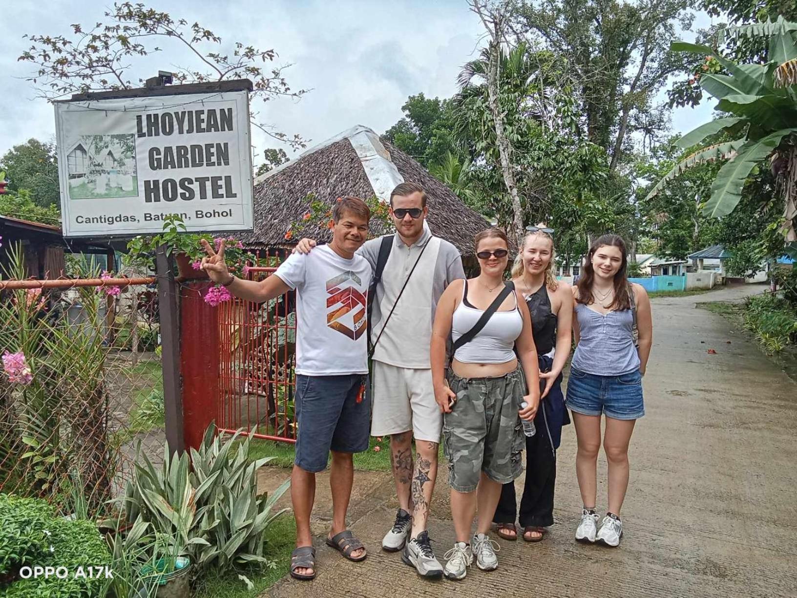 Lhoyjean Garden Hostel Batuan ภายนอก รูปภาพ